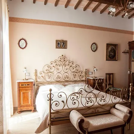 Bed & Breakfast L' Antica Fonte 4*
