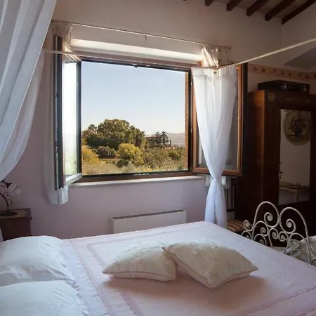 Bed & Breakfast L' Antica Fonte 4*